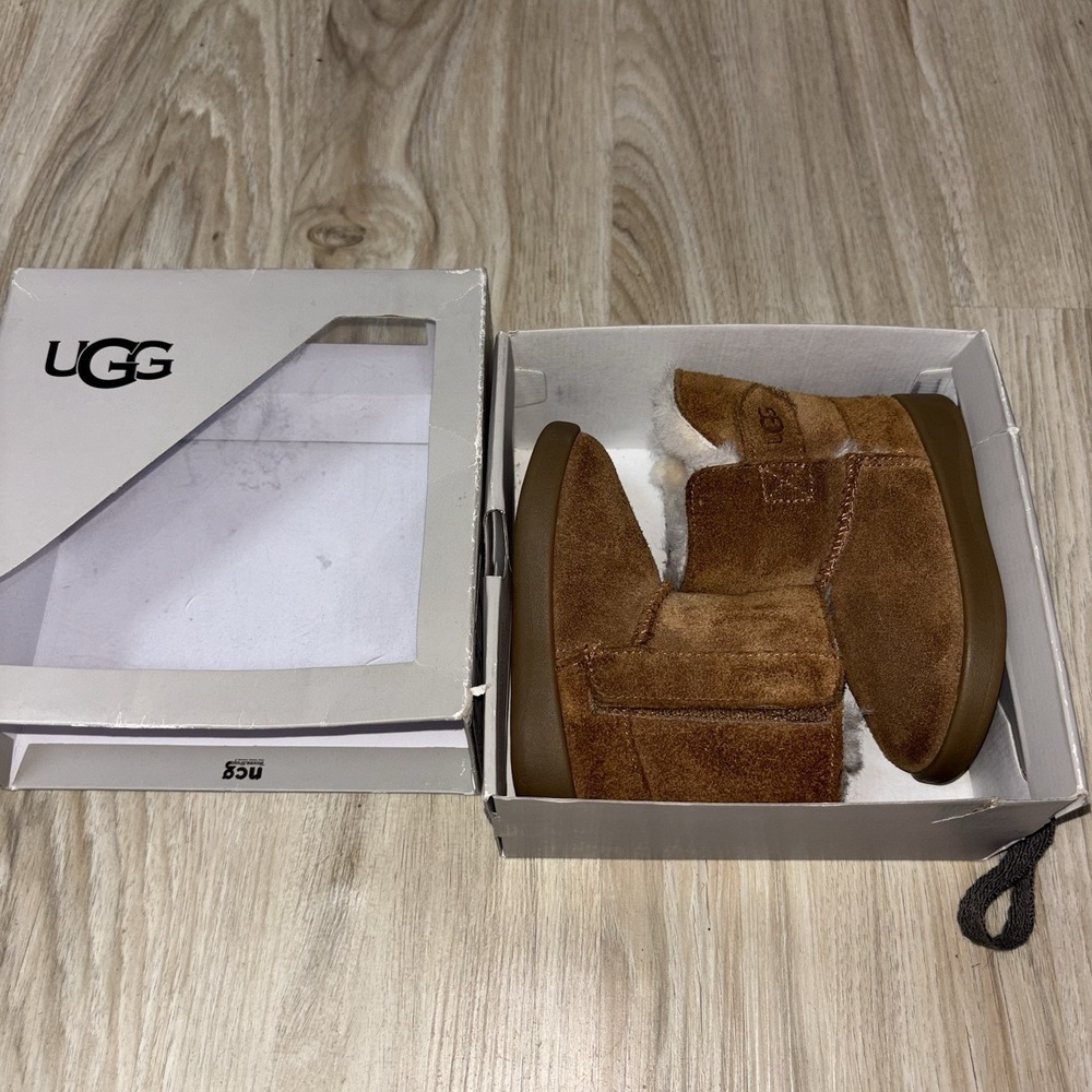 UGG Classic Mini Boots Toddler Chestnut Suede Shearling Lined Size 6T Cozy - Picture 7 of 7
